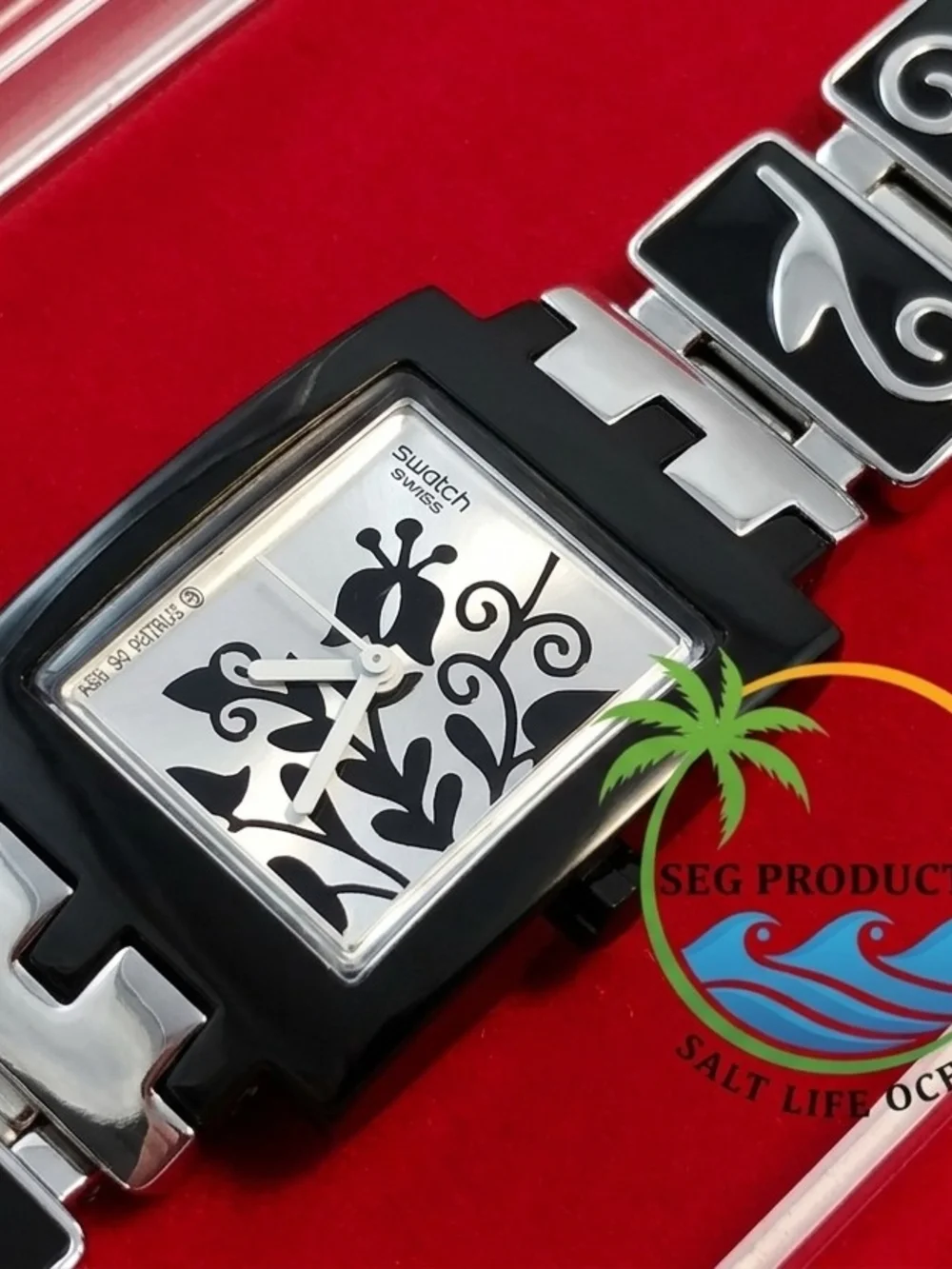 New Rare 87' Swatch Black and Silver Women's Bracelet Watch